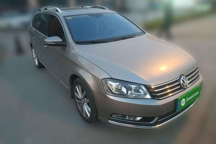 Used Volkswagen Magotan 2012 Travel Edition 2.0 TSI Comfort Version Front Right 45 Deg