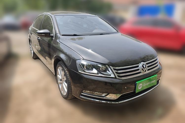 Used Volkswagen Magotan 2012 Facelift 2.0 TSI Prestige Model Front Right 45 Deg