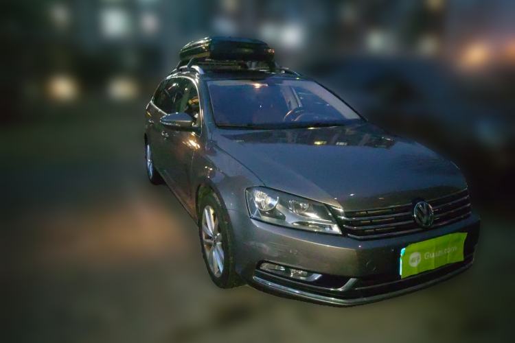 Used Volkswagen Magotan 2012 Travel Edition 2.0 TSI Comfort Version Front Right 45 Deg