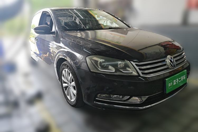 Used Volkswagen Magotan 2012 1.8TSI Luxury Model Front Right 45 Deg