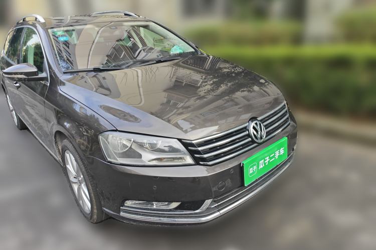 Used Volkswagen Magotan 2012 Travel Edition 2.0 TSI Comfort Version Front Right 45 Deg