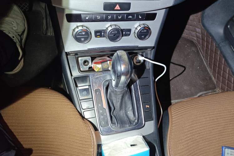 Used Volkswagen Magotan 2012 Revised 1.8TSI Luxury Version Gear Lever