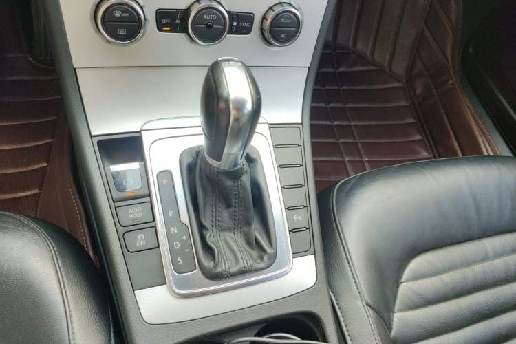Used Volkswagen Magotan 2012 1.8TSI Luxury Model Gear Lever