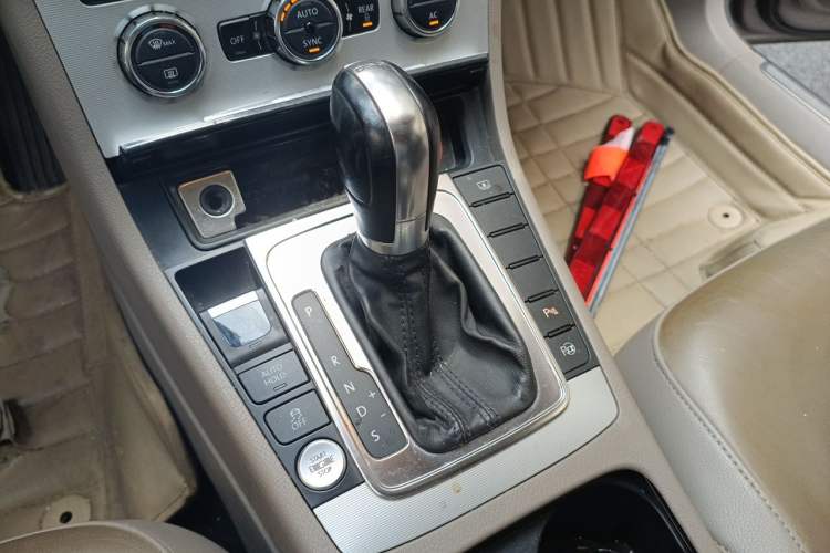 Used Volkswagen Magotan 2012 Facelift 1.8TSI Prestige Model Gear Lever