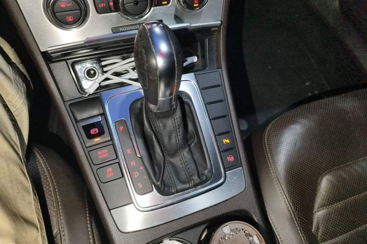 Used Volkswagen Magotan 2012 Travel Edition 2.0 TSI Luxury Version Gear Lever