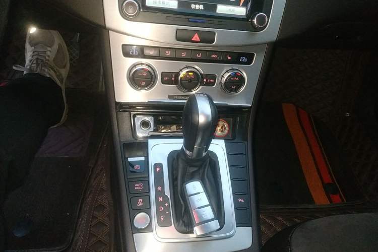 Used Volkswagen Magotan 2012 Travel Edition 2.0 TSI Comfort Version Gear Lever