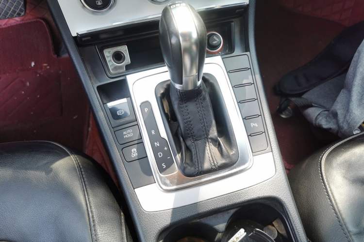 Used Volkswagen Magotan 2012 Revised 1.8TSI Luxury Version Gear Lever