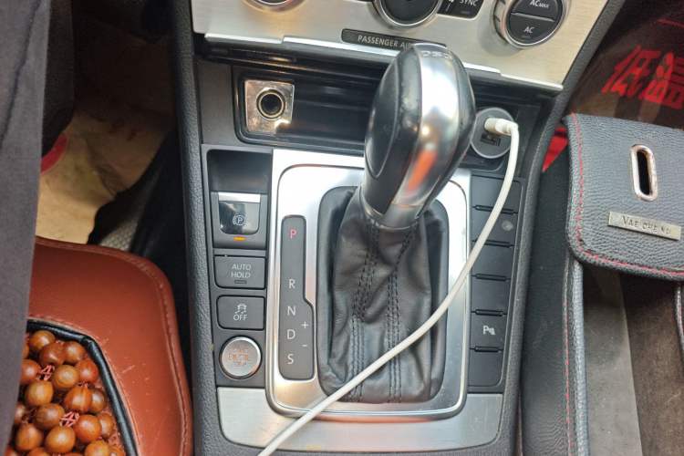 Used Volkswagen Magotan 2012 Travel Edition 2.0 TSI Luxury Version Gear Lever