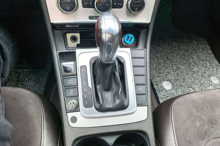 Used Volkswagen Magotan 2012 Travel Edition 2.0 TSI Comfort Version Gear Lever