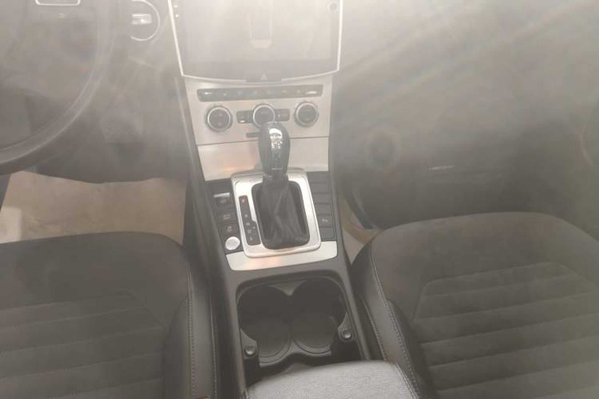 Used Volkswagen Magotan 2012 Travel Edition 2.0 TSI Comfort Version Gear Lever