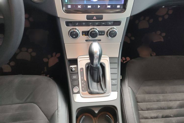 Used Volkswagen Magotan 2012 Travel Edition 2.0 TSI Comfort Version Gear Lever