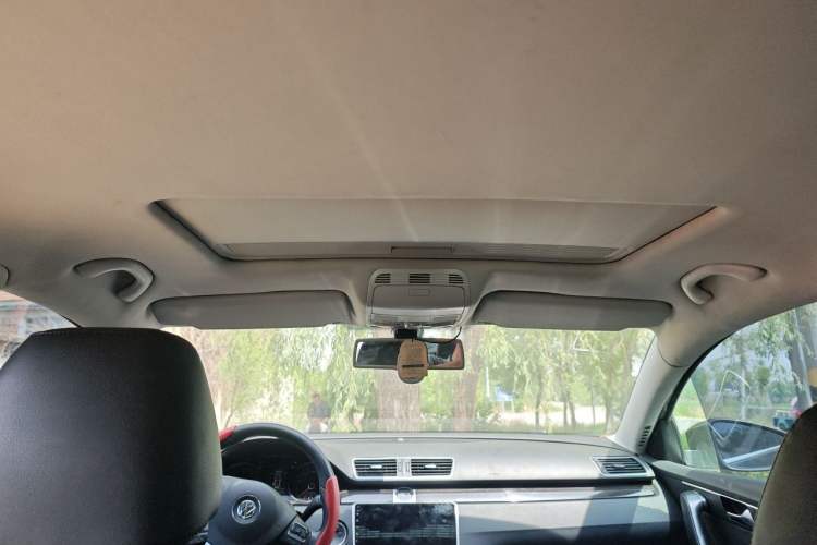 Used Volkswagen Magotan 2012 Facelift 2.0 TSI Prestige Model Headliner