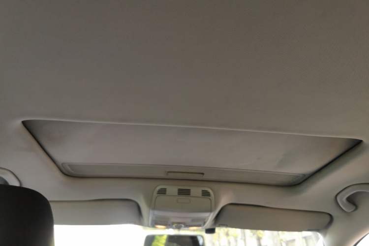 Used Volkswagen Magotan 2012 Revised 1.8TSI Luxury Version Headliner