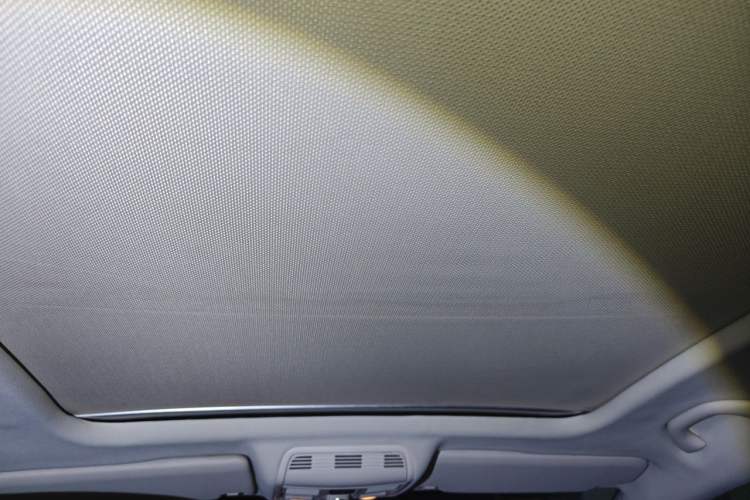 Used Volkswagen Magotan 2012 Travel Edition 2.0 TSI Luxury Version Headliner