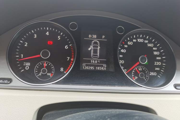 Used Volkswagen Magotan 2012 Revised Version 1.8TSI Leading Edition Instrument Cluster
