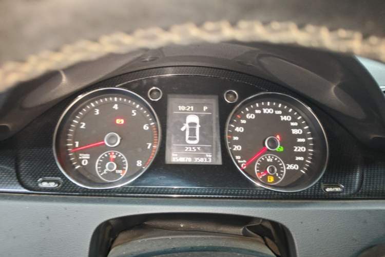 Used Volkswagen Magotan 2012 Revised Version 1.8TSI Leading Edition Instrument Cluster