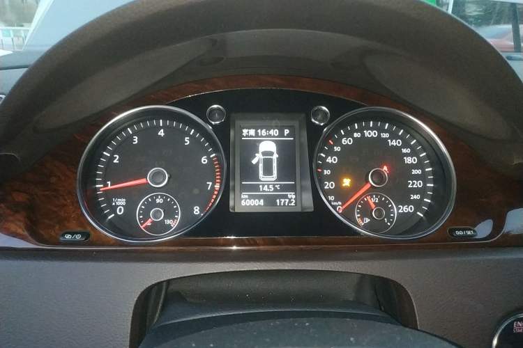 Used Volkswagen Magotan 2012 Travel Edition 2.0 TSI Comfort Version Instrument Cluster