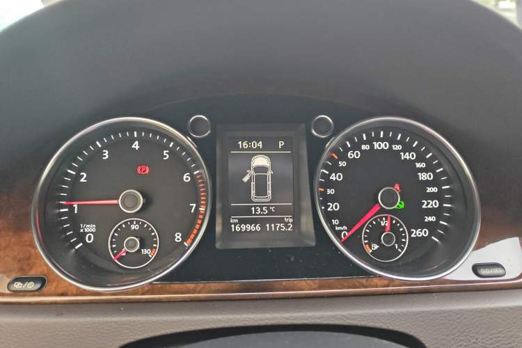 Used Volkswagen Magotan 2012 Travel Edition 2.0 TSI Comfort Version Instrument Cluster