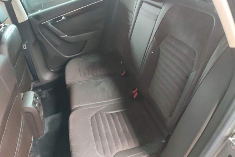 Used Volkswagen Magotan 2012 Travel Edition 2.0 TSI Comfort Version Interior 4