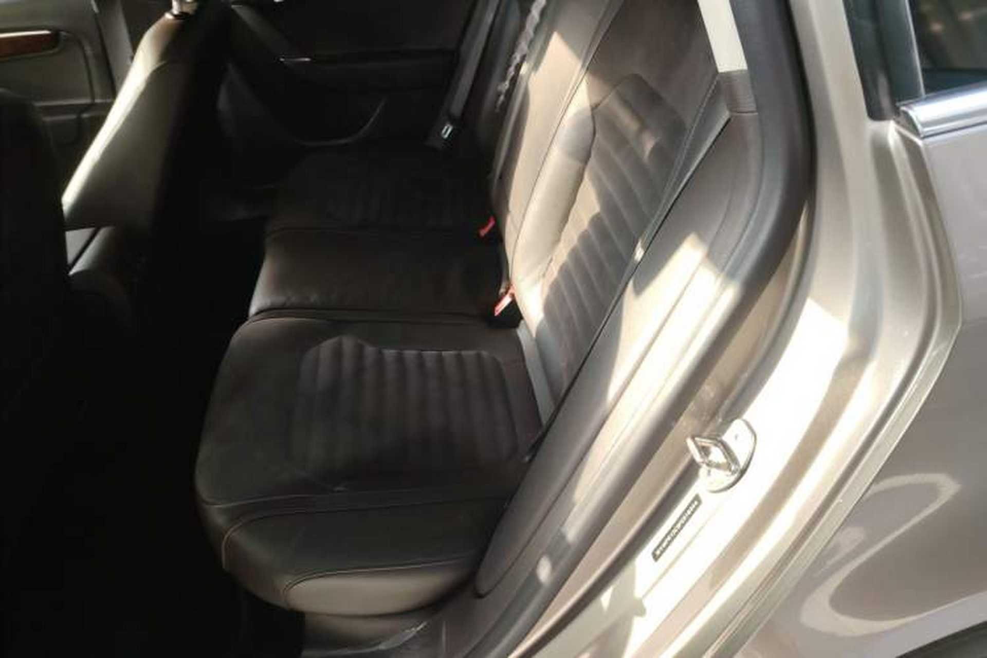 Used Volkswagen Magotan 2012 Travel Edition 2.0 TSI Comfort Version Interior 4