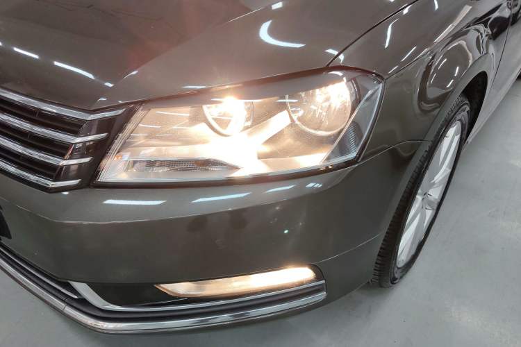 Used Volkswagen Magotan 2012 Travel Edition 2.0 TSI Comfort Version Left Front Headlight