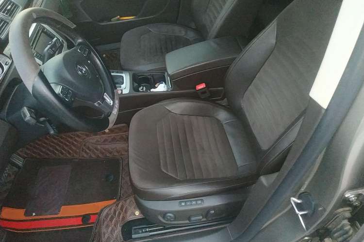 Used Volkswagen Magotan 2012 Travel Edition 2.0 TSI Comfort Version Left Front Seat