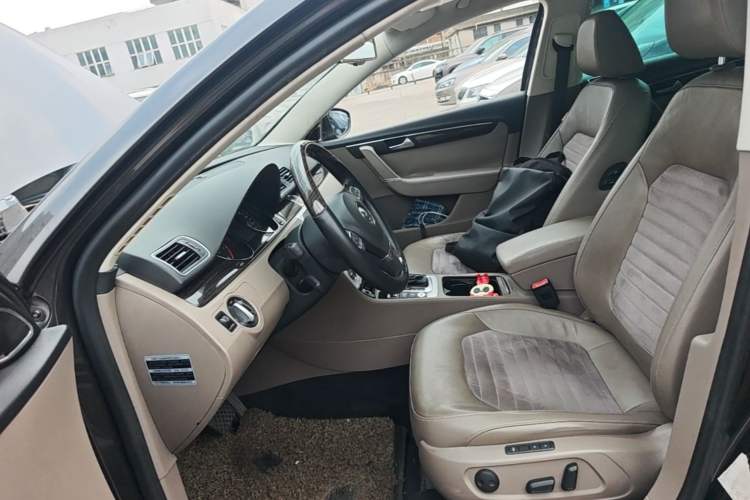 Used Volkswagen Magotan 2012 2.0 TSI Prestige Edition Left Front Seat