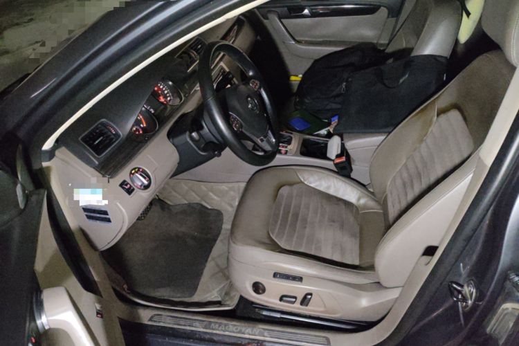 Used Volkswagen Magotan 2012 1.8TSI Prestige Model Left Front Seat