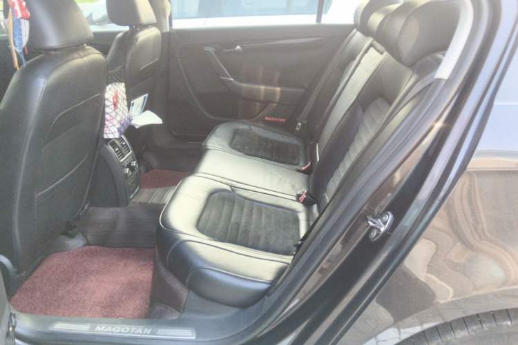 Used Volkswagen Magotan 2012 Revised Version 2.0 TSI Supreme Edition Left Rear Seat