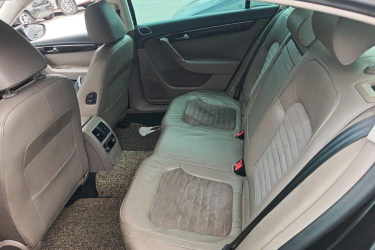Used Volkswagen Magotan 2012 2.0 TSI Prestige Edition Left Rear Seat