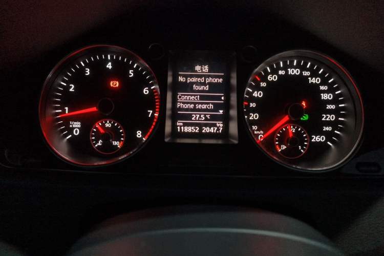Used Volkswagen Magotan 2012 Travel Edition 2.0 TSI Luxury Version Odometer Close Up