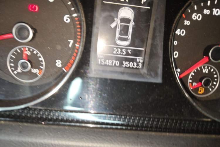 Used Volkswagen Magotan 2012 Revised Version 1.8TSI Leading Edition Odometer Close Up