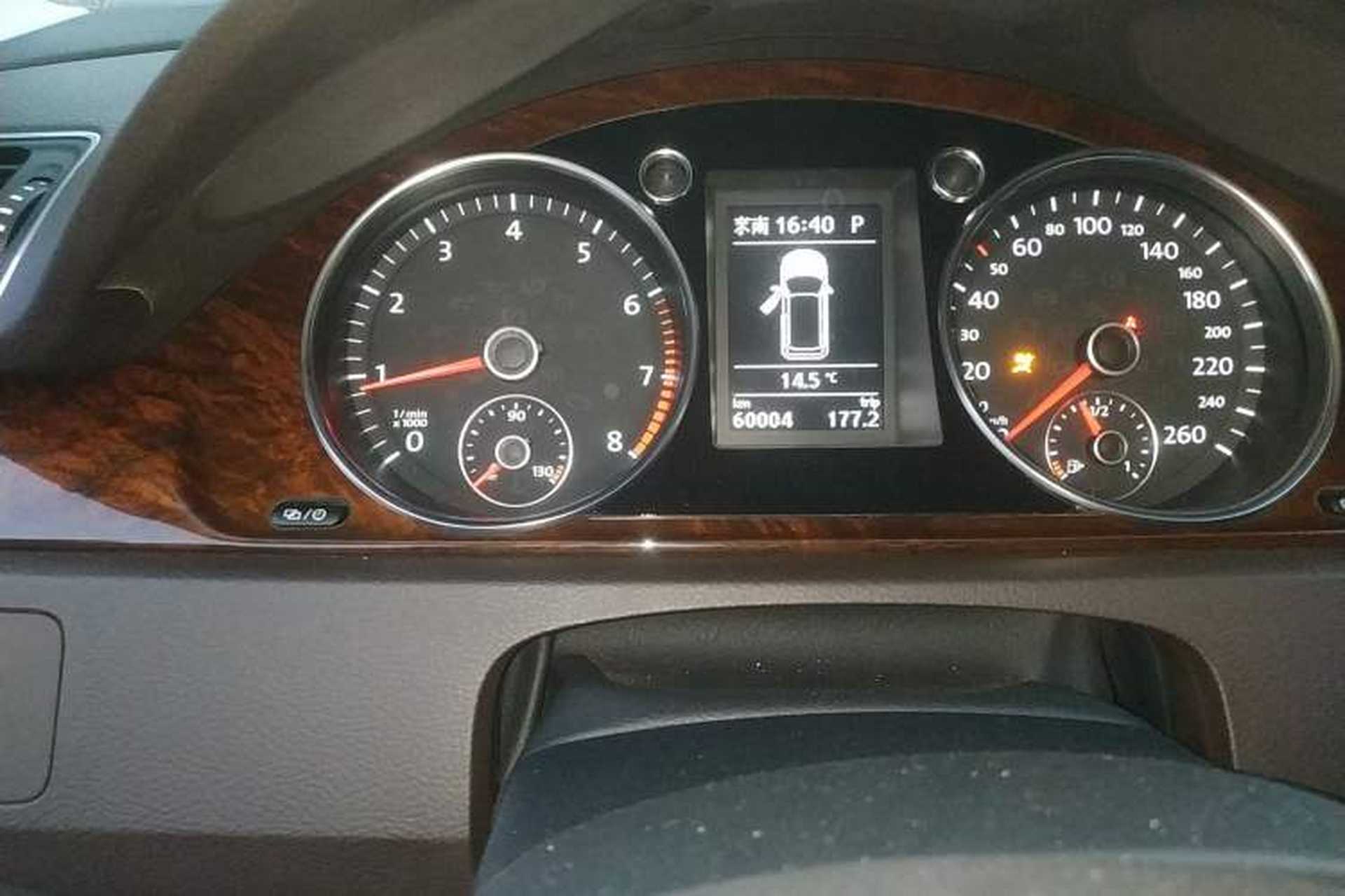 Used Volkswagen Magotan 2012 Travel Edition 2.0 TSI Comfort Version Odometer Close Up