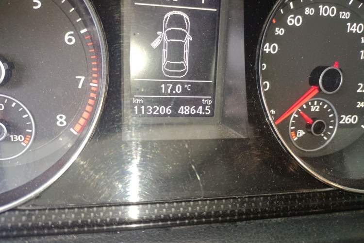 Used Volkswagen Magotan 2012 Revised 1.8TSI Luxury Version Odometer Close Up
