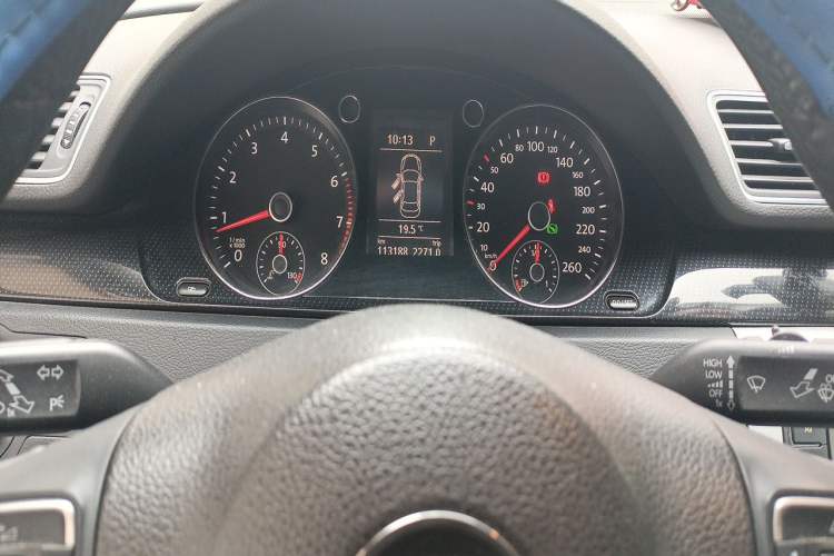 Used Volkswagen Magotan 2012 Revised 1.8TSI Luxury Version Odometer Close Up