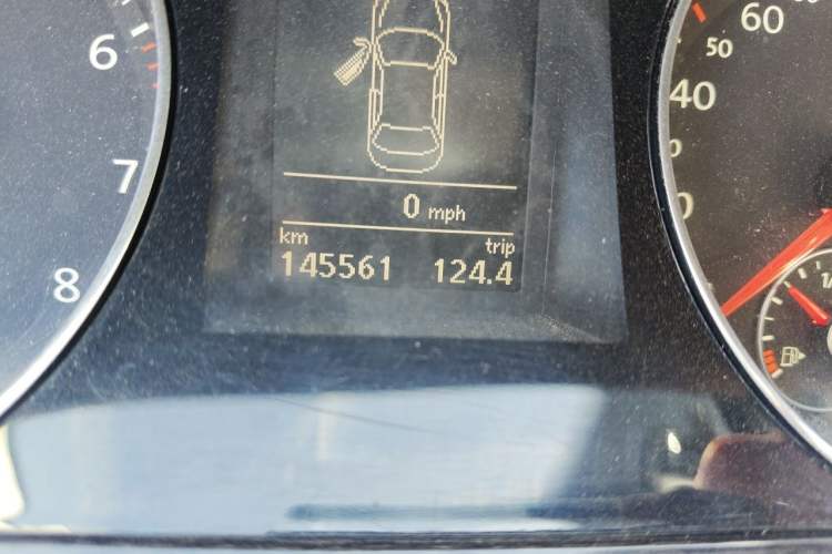 Used Volkswagen Magotan 2012 1.8TSI Prestige Model Odometer Close Up