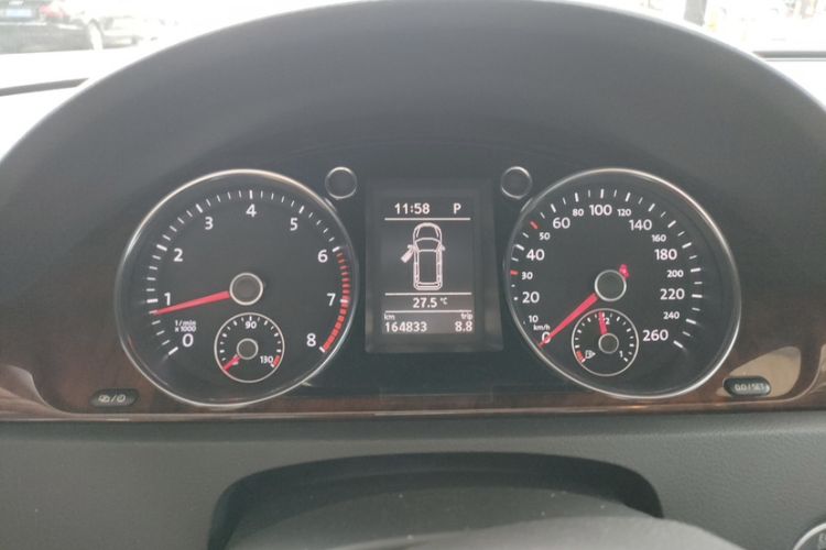 Used Volkswagen Magotan 2012 Travel Edition 2.0 TSI Comfort Version Odometer Close Up