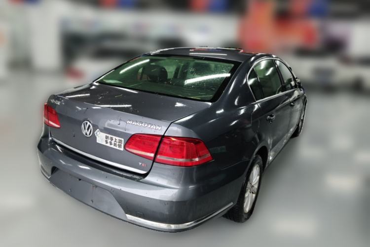 Used Volkswagen Magotan 2012 Revised Version 1.8TSI Leading Edition Rear Right 45 Deg