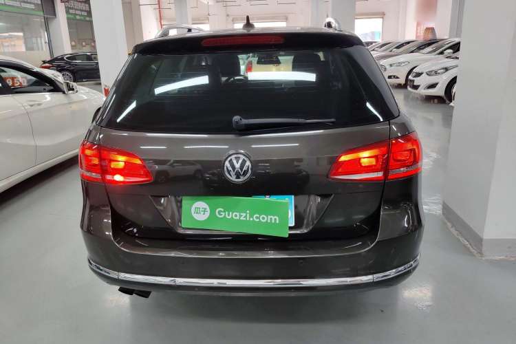 Used Volkswagen Magotan 2012 Travel Edition 2.0 TSI Comfort Version Rear