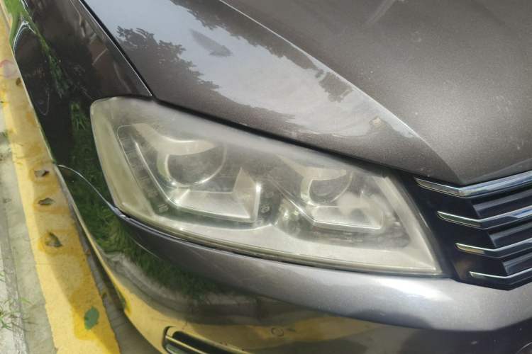 Used Volkswagen Magotan 2012 Travel Edition 2.0 TSI Comfort Version Right Front Headlight