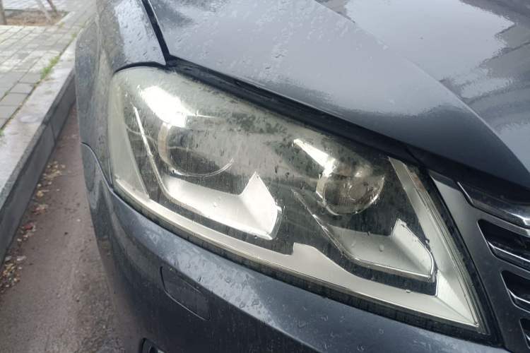 Used Volkswagen Magotan 2012 Revised 1.8TSI Luxury Version Right Front Headlight