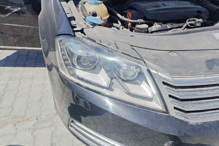 Used Volkswagen Magotan 2012 1.8TSI Prestige Model Right Front Headlight