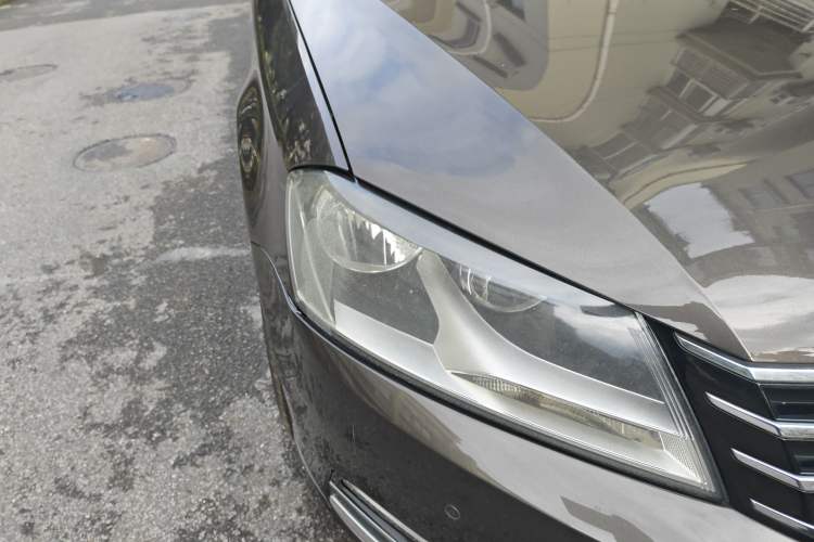 Used Volkswagen Magotan 2012 Travel Edition 2.0 TSI Comfort Version Right Front Headlight