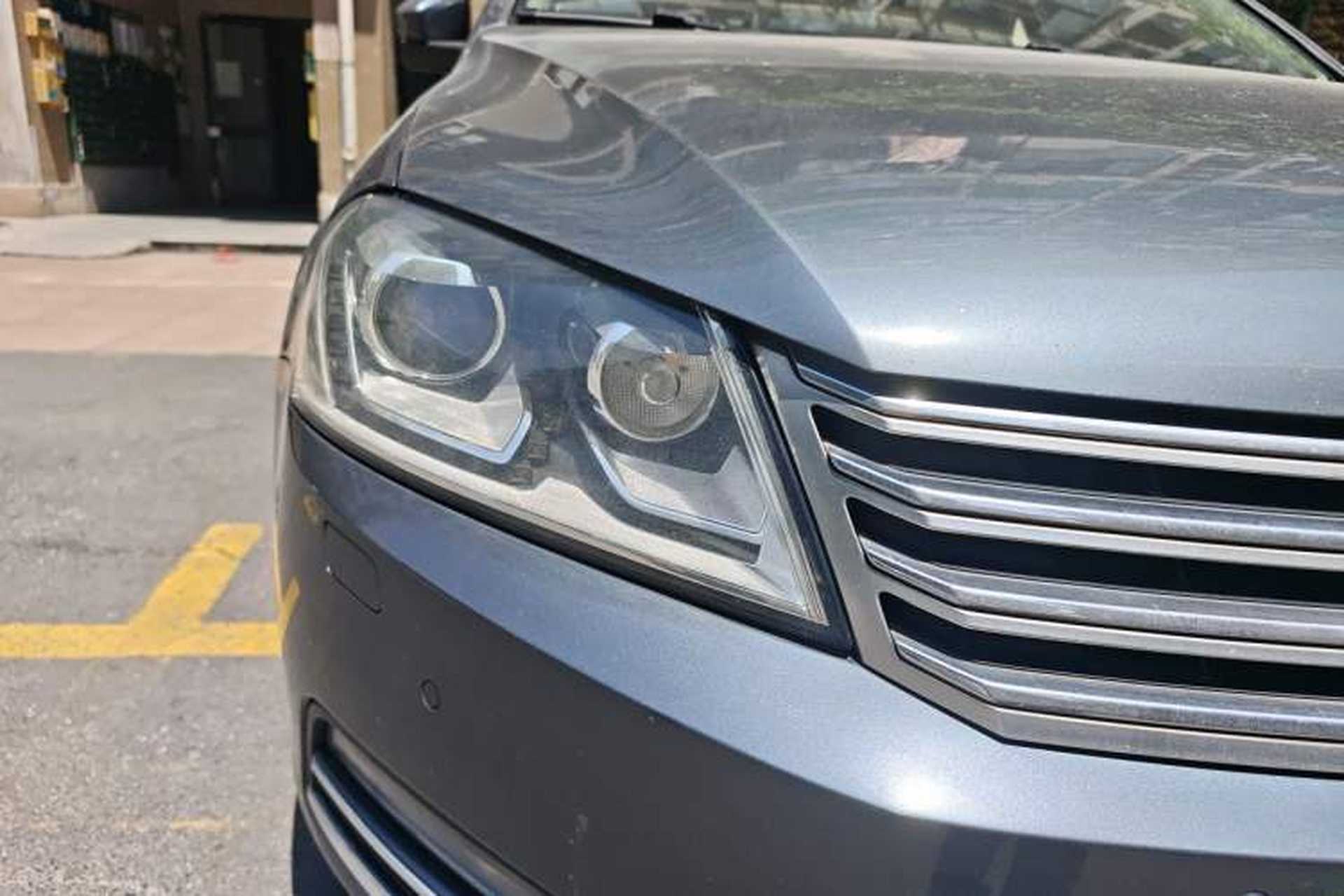 Used Volkswagen Magotan 2012 Revised Version 2.0 TSI Supreme Edition Right Front Headlight