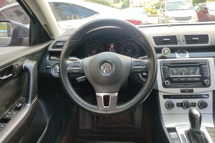 Used Volkswagen Magotan 2012 1.8TSI Luxury Model Steering Wheel