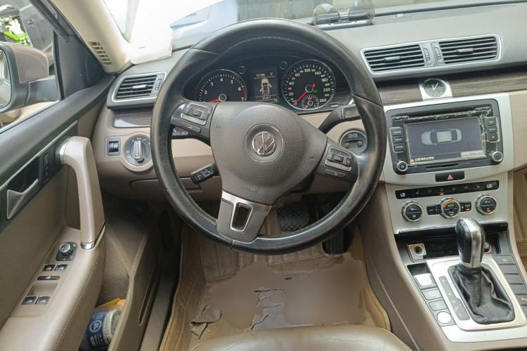 Used Volkswagen Magotan 2012 Facelift 1.8TSI Prestige Model Steering Wheel