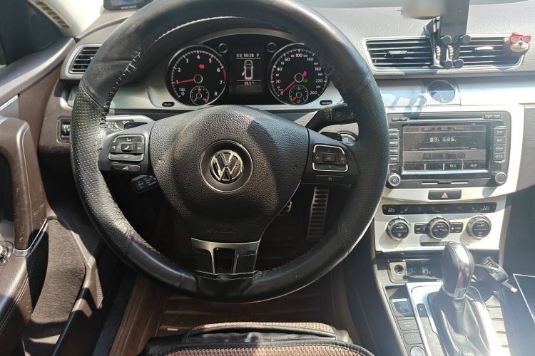 Used Volkswagen Magotan 2012 Travel Edition 2.0 TSI 4x4 Comfort Version Steering Wheel
