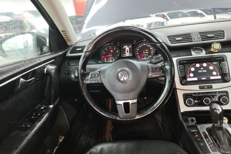 Used Volkswagen Magotan 2012 Revised Version 1.8TSI Leading Edition Steering Wheel