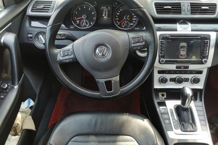 Used Volkswagen Magotan 2012 Revised 1.8TSI Luxury Version Steering Wheel