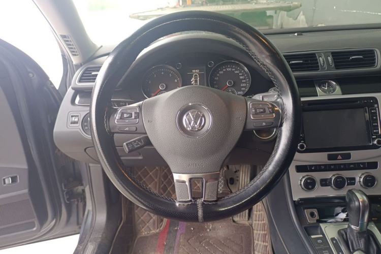 Used Volkswagen Magotan 2012 Revised 1.8TSI Luxury Version Steering Wheel